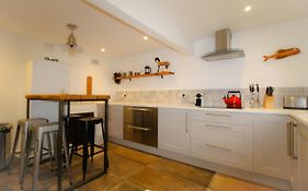 Terraced Kemptown House With A Balcony By The Sea