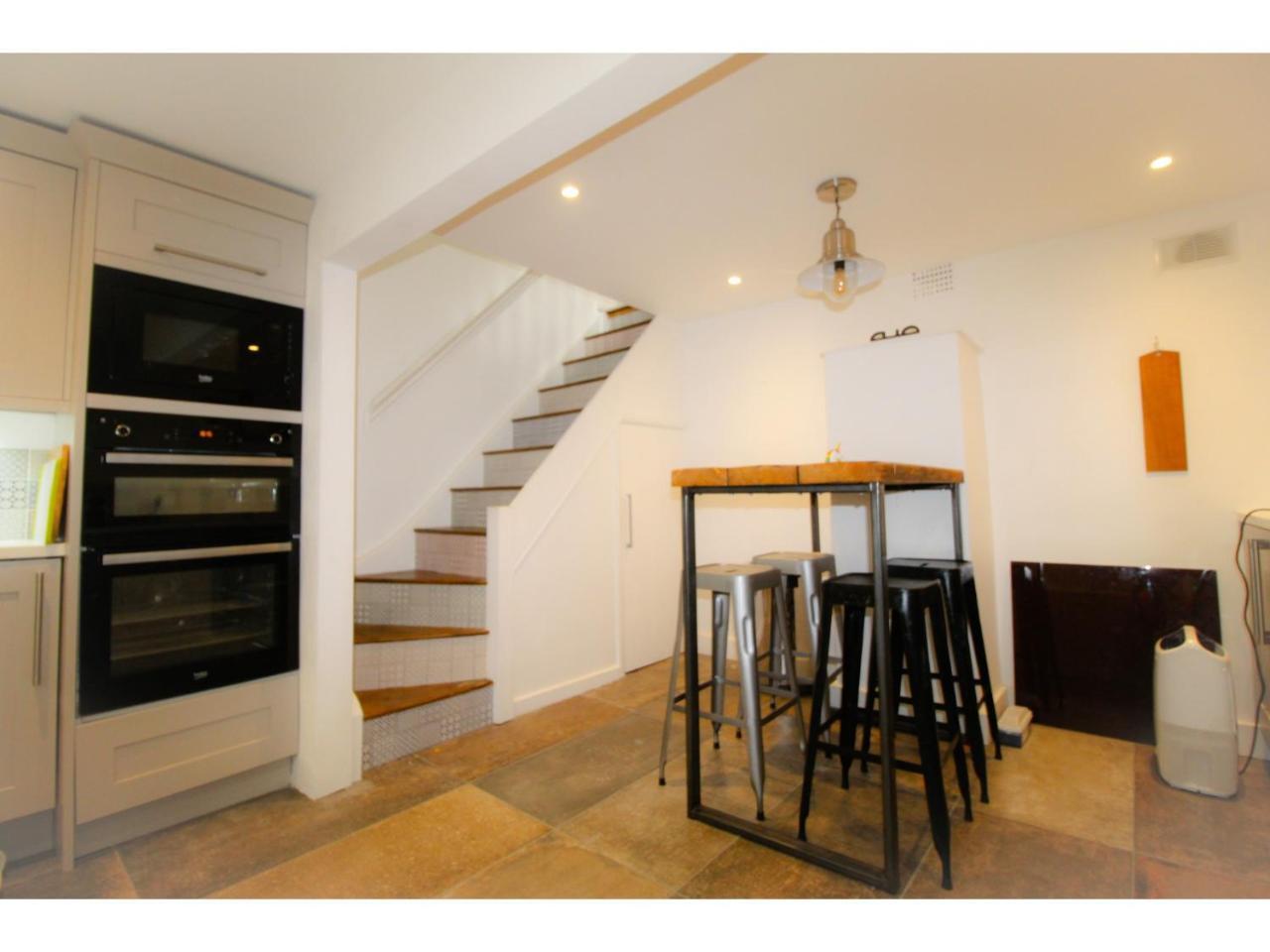 Terraced Kemptown House With A Balcony By The Sea Apartment Brighton Exterior photo
